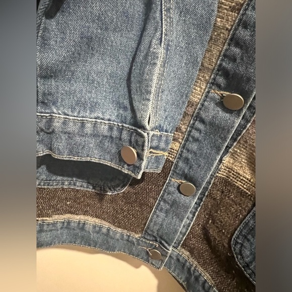 NWOT MISS SPARKLING Women's Aztec Southwest Lightweight Jean Jacket - Picture 5 of 5